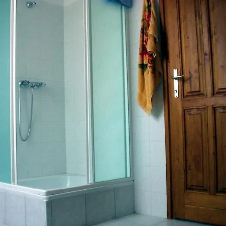 Vandorbab Panzio Apartment *