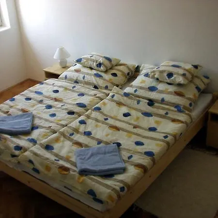 Vandorbab Panzio Apartment *