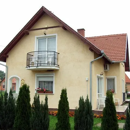 Apartment Vandorbab Panzio *